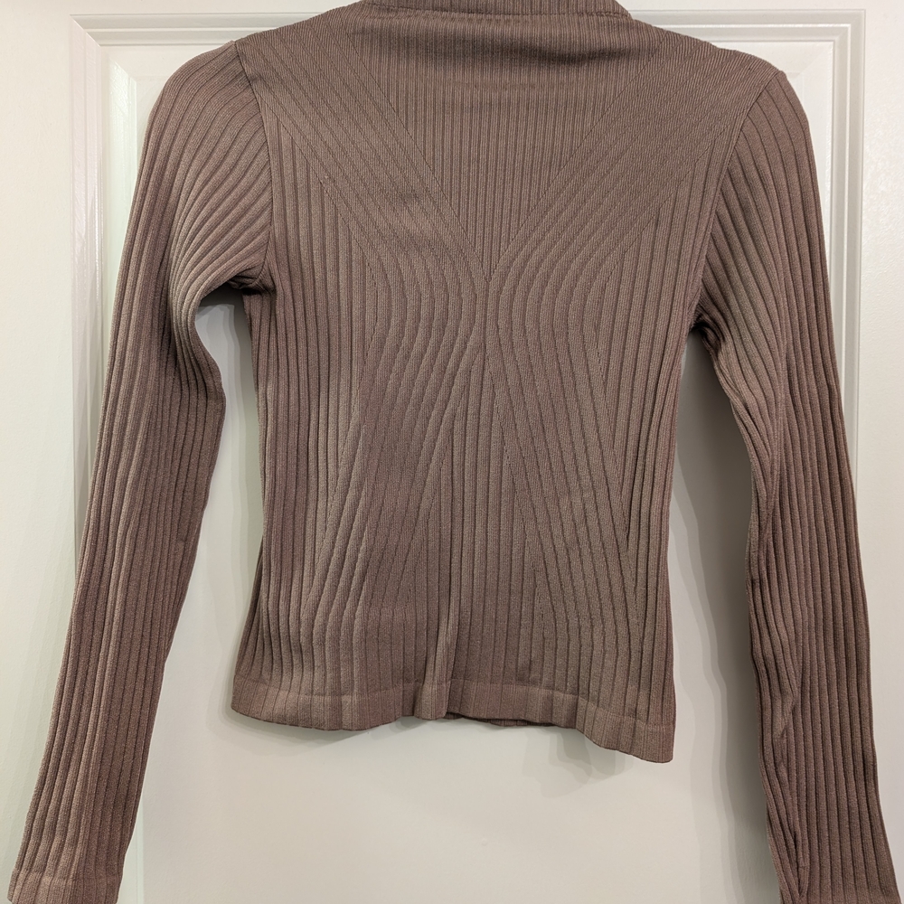 Ribbed Knit Long Sleeve Top - Brown
